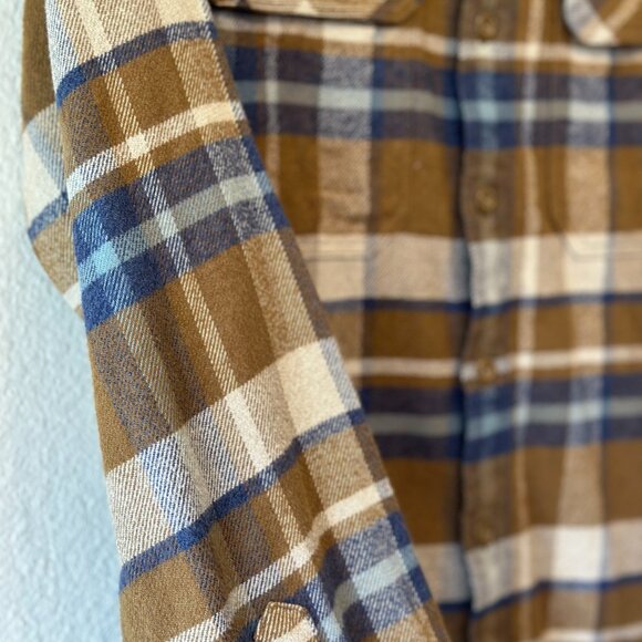 Patagonia Men's Long-Sleeved Fjord Mid-weight Flannel Shirt - Picture 3 of 5